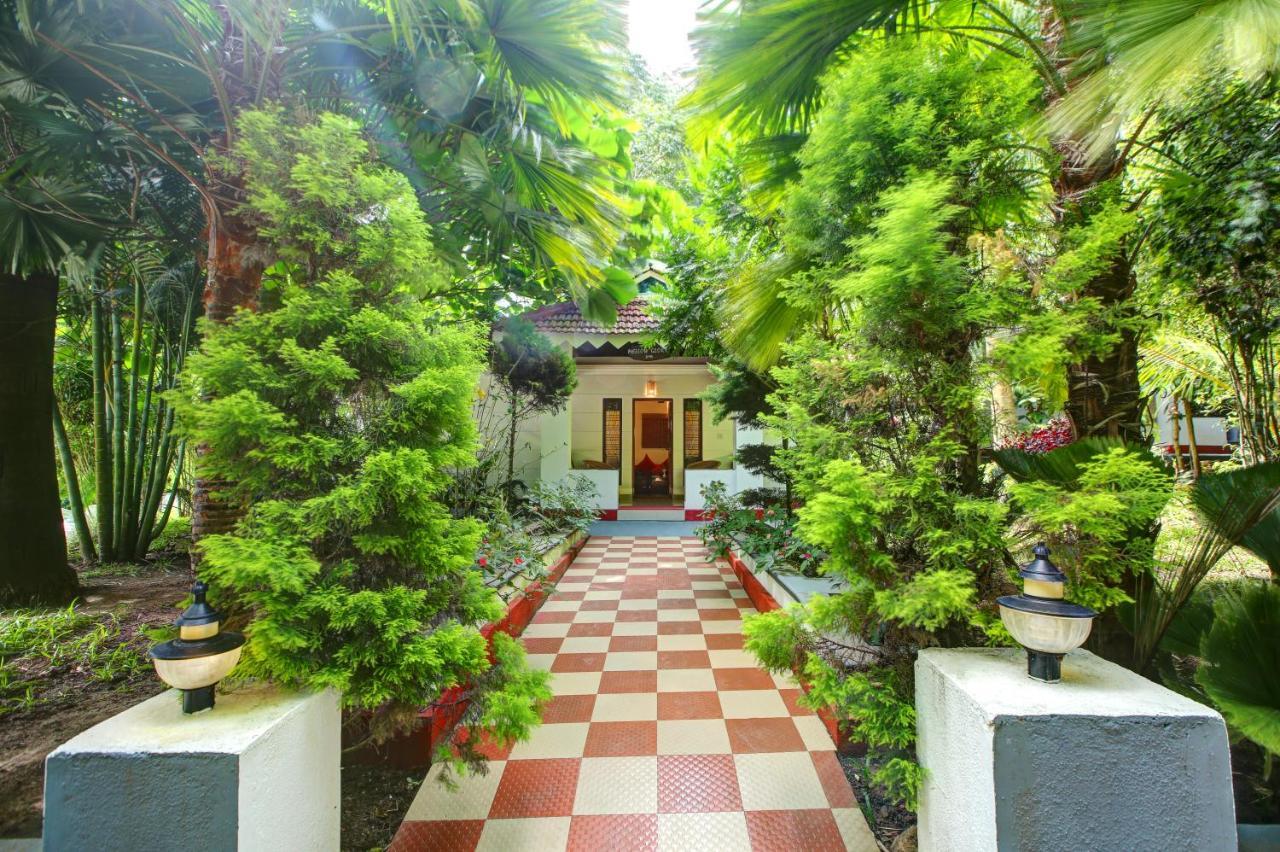 Gokulam Grand Resort & Spa, Coorg Kushālnagar Esterno foto